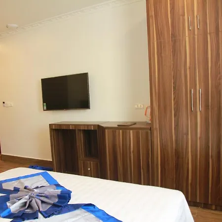 Khách sạn Hải Quân - The Marine Hotel